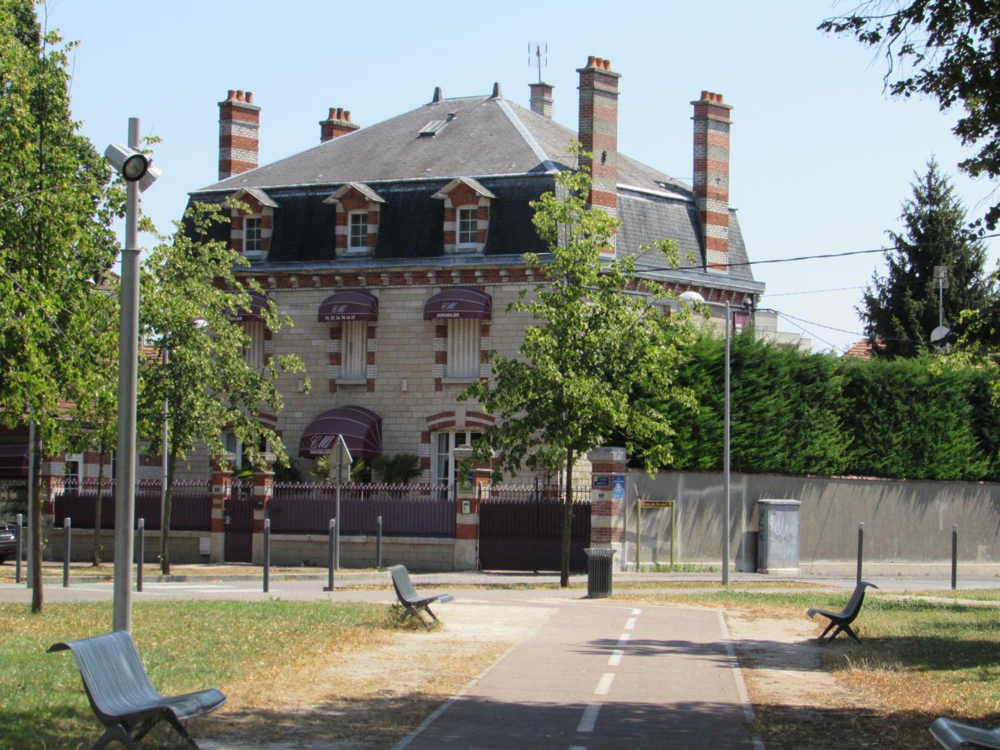 מלון Vitry-le-François Manoir Francois 1Er מראה חיצוני תמונה